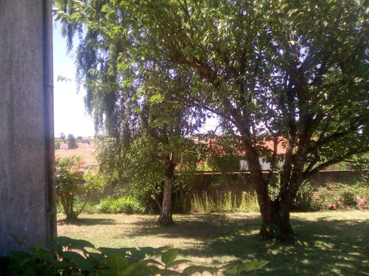 Le Gite De Reaumur Bagian luar foto
