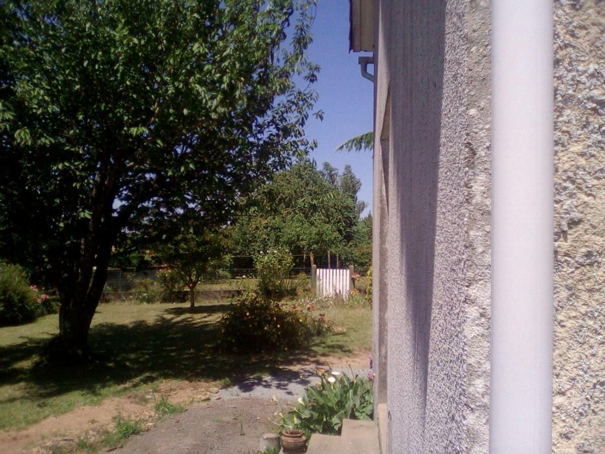 Le Gite De Reaumur Bagian luar foto